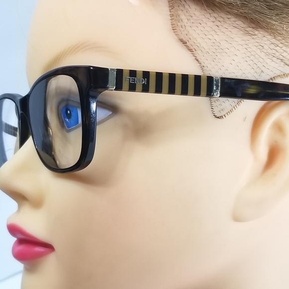 Fantastic looking Fendi eyeglasses Frames - Picture 11 of 16